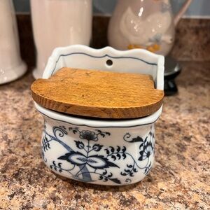 Vintage Japanese Blue Danube Salt Box